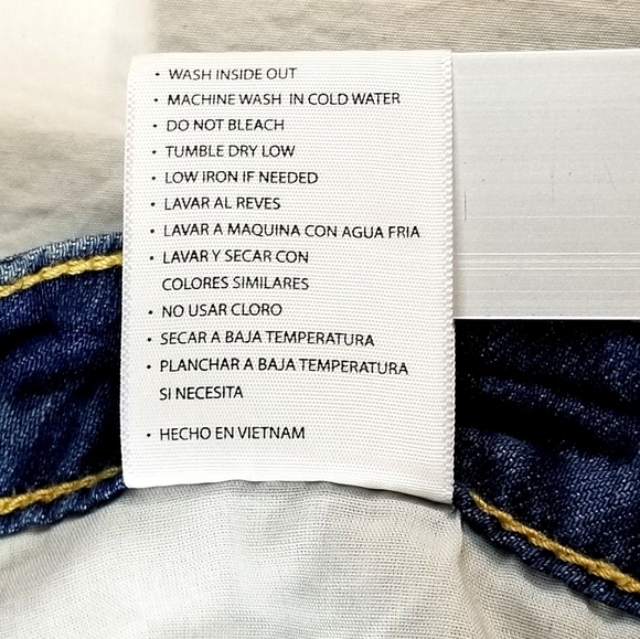 NWT KanCan Women's Mid Rise Medium Wash Distressed Cuffed Denim Jean Shorts, S - Picture 8 of 9